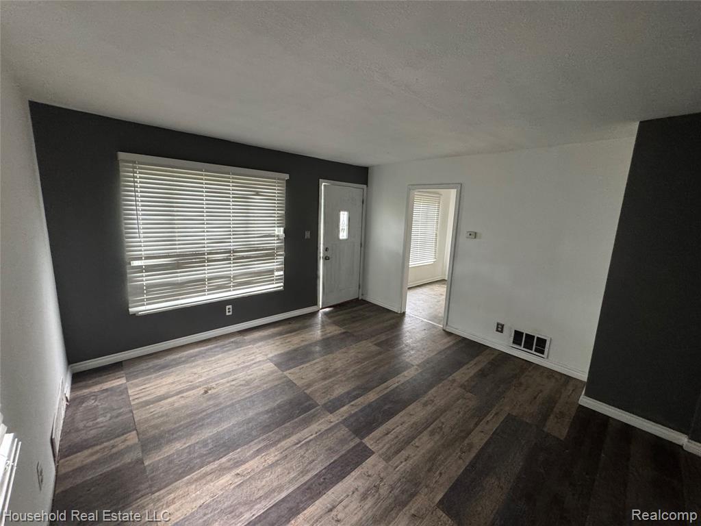 8211 Artesian Street, Detroit, MI 48228 — Photo 3
