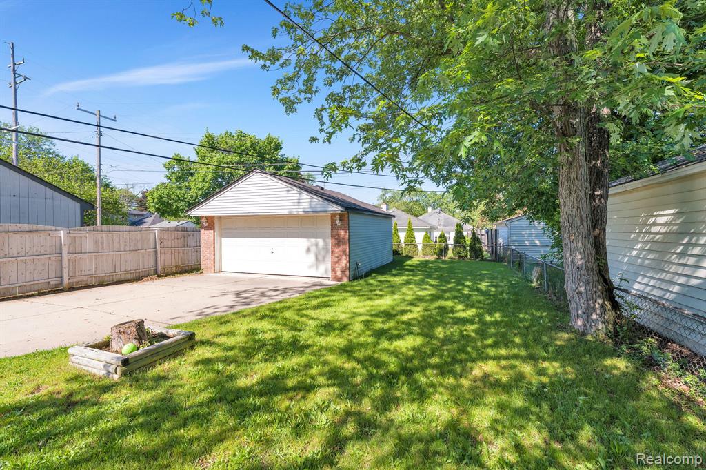 7411 N Vernon Street, Dearborn Heights, MI 48127 — Photo 25