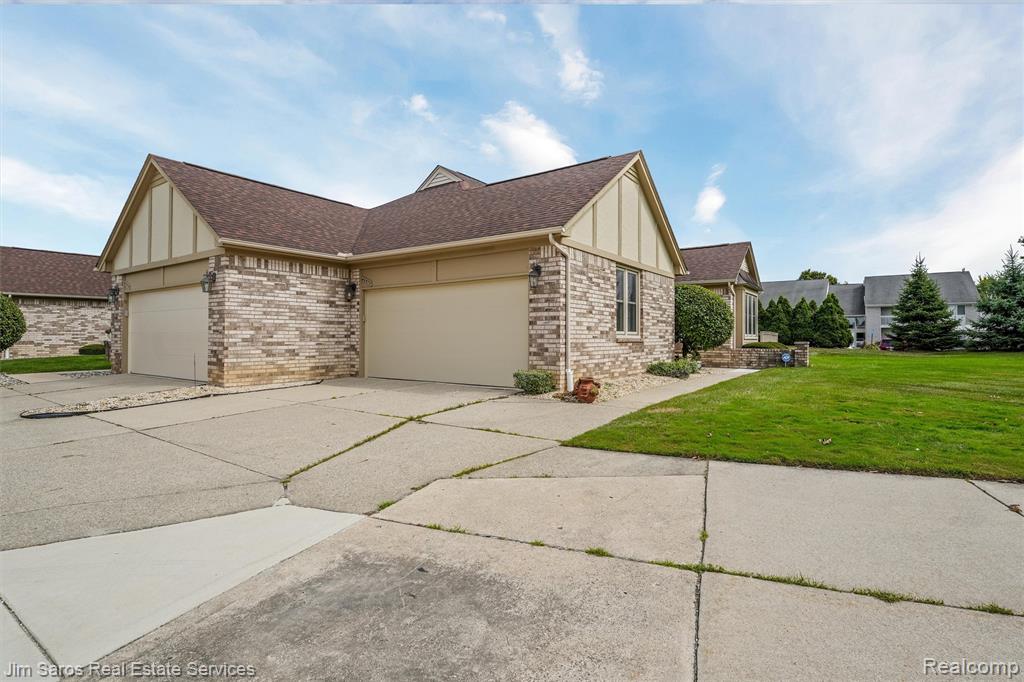 42572 Schienle Lane, Clinton Twp, MI 48038 — Photo 24