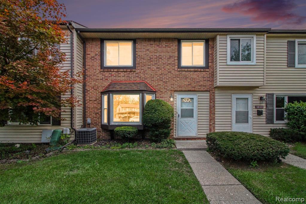 38111 Carolon Boulevard, Westland, MI