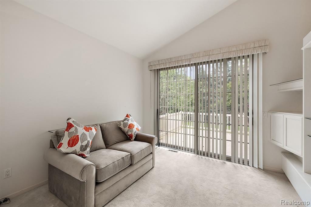 17061 LOCHMOOR, Northville, MI 48168 — Photo 17
