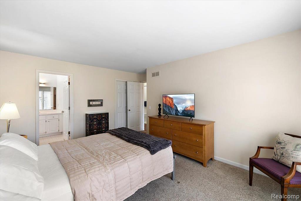 5853 Dawn Ridge Drive, Troy, MI 48098 — Photo 29