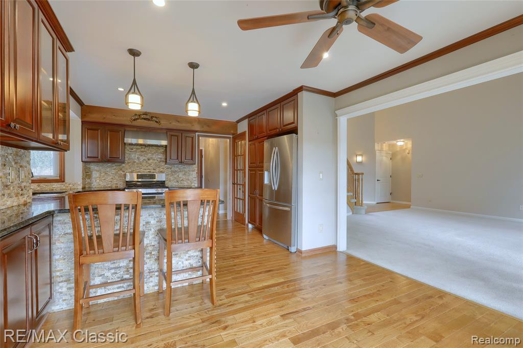 43274 Hillsboro Drive, Clinton Twp, MI 48038 — Photo 9