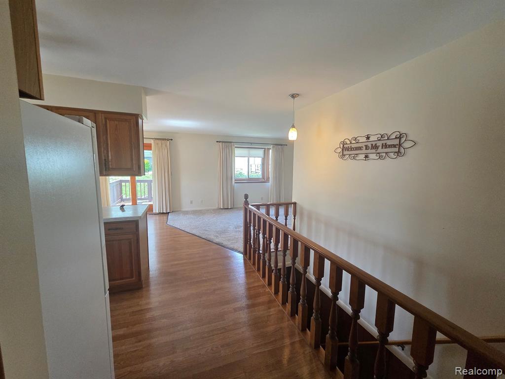 560 OAKBROOK Circle, Flushing, MI 48433 — Photo 14