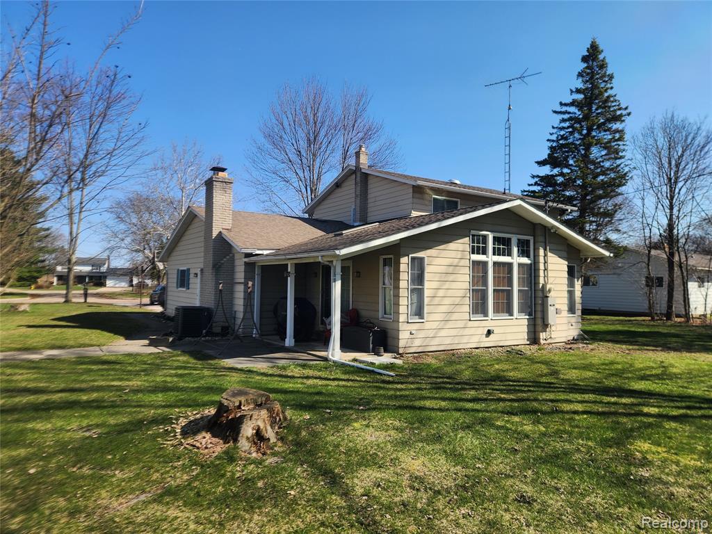 6103 Trenton Drive, Flint, MI 48532 — Photo 5