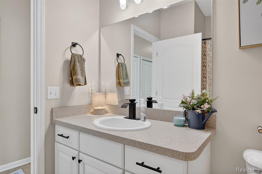 2946 Hunley Drive, Ann Arbor, MI 48105 — Photo 22
