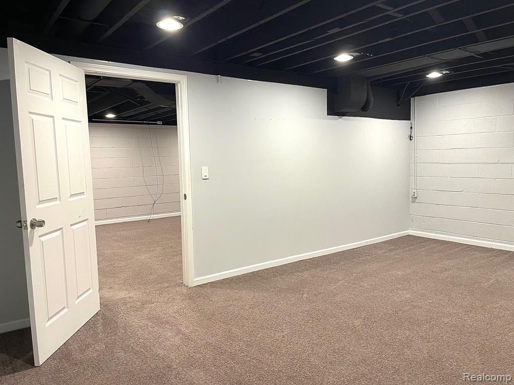 8488 ROBINWOOD Circle, Shelby Twp, MI 48317 — Photo 21