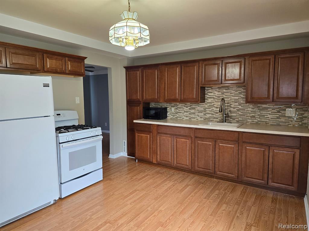 28741 KATHRYN Street, Garden City, MI — Photo 5
