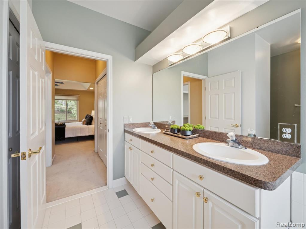 4435 Driftwood Drive, Commerce Twp, MI 48382 — Photo 23