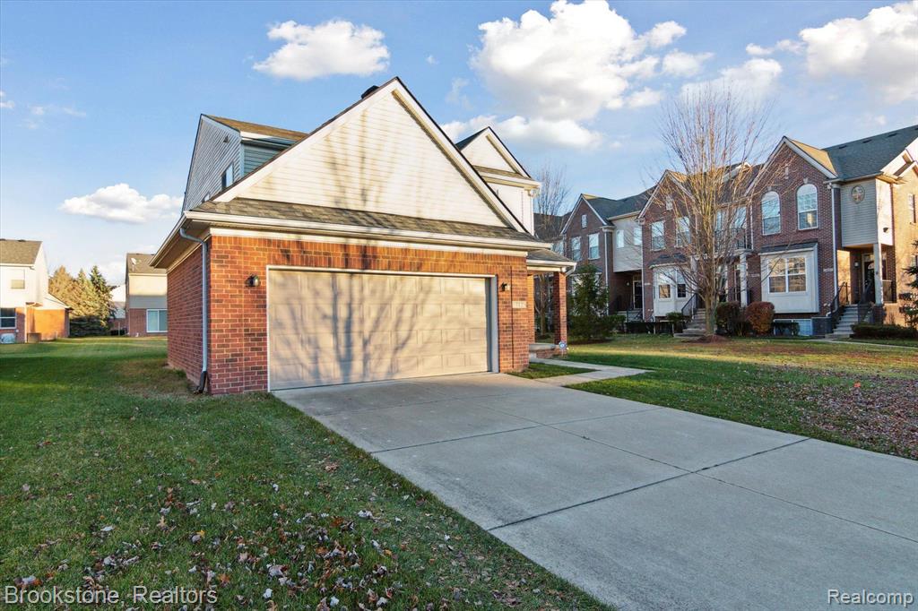712 SUPERIOR Parkway, Westland, MI — Photo 2