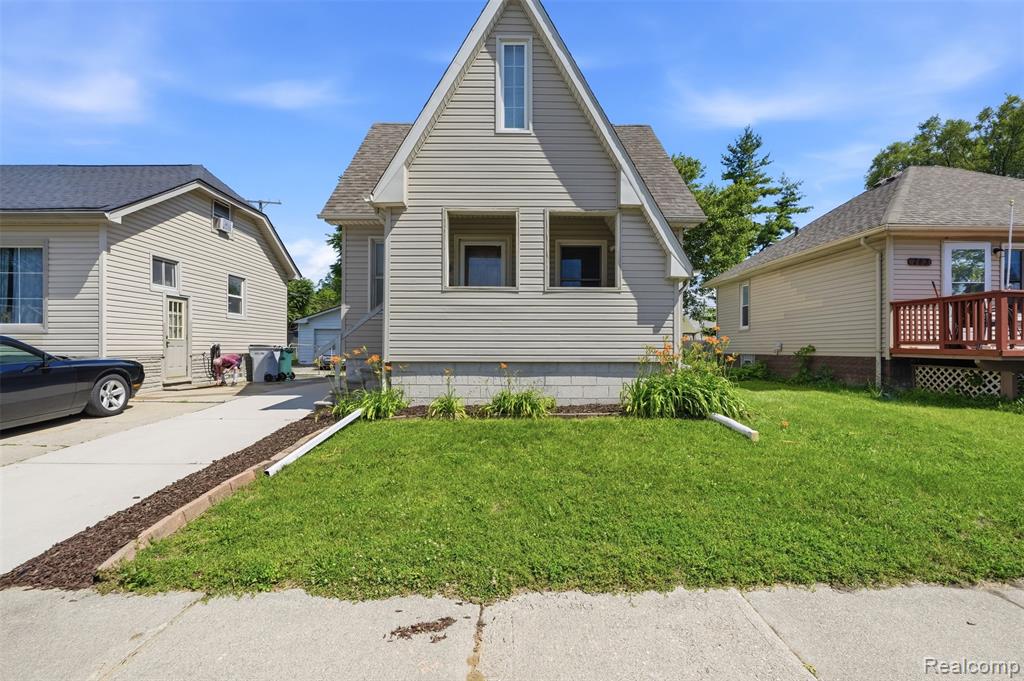 735 E Maxlow Avenue, Hazel Park, MI 48030 — Photo 3