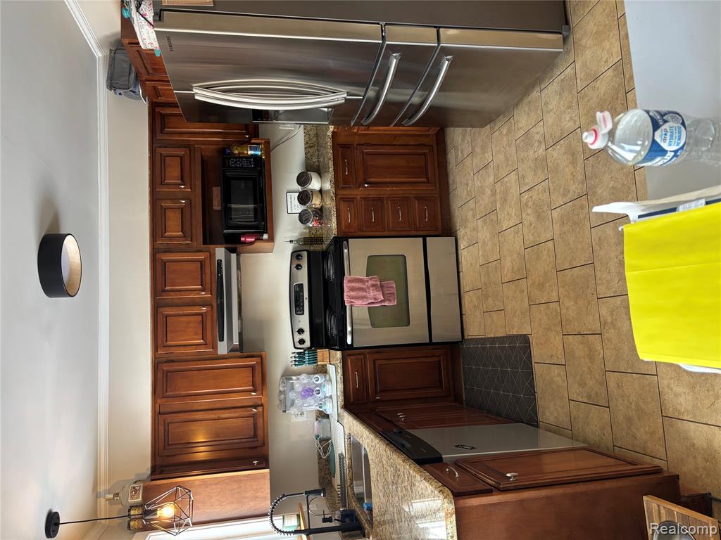9428 Ute Pointe Drive, Clarkston, MI — Photo 5