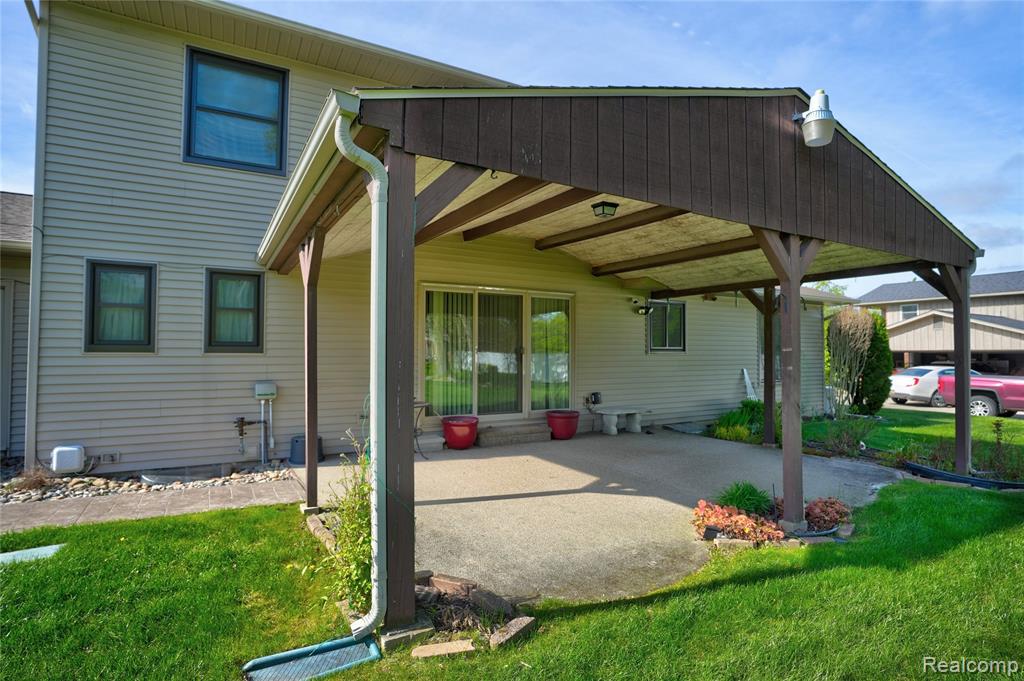 6338 Covered Wagons Trail, Flint, MI 48532 — Photo 12