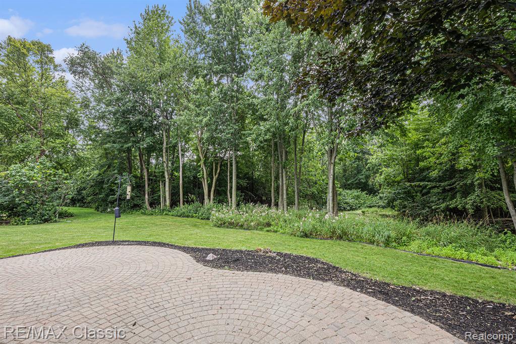 45483 Addington Lane, Novi, MI — Photo 10