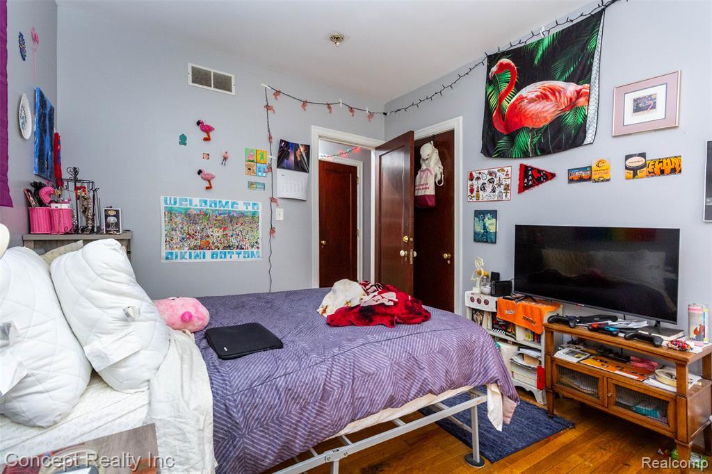 440 E FERRY Street, Detroit, MI 48202 — Photo 27