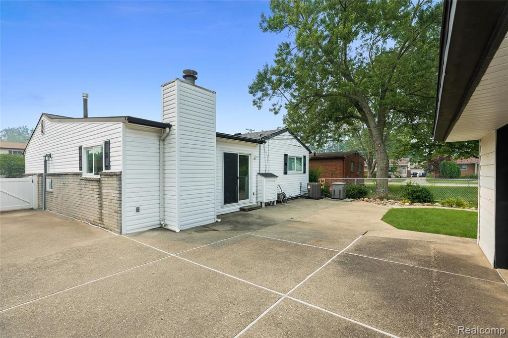 1121 Windham Street, Westland, MI 48186 — Photo 30