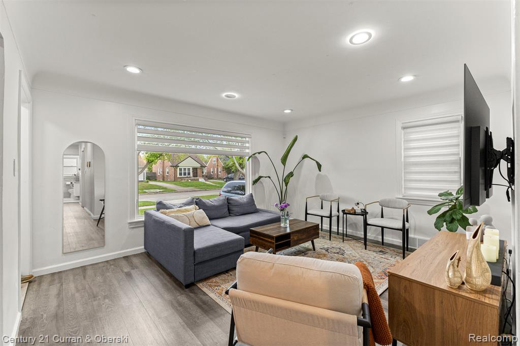 8483 Riverdale Street, Dearborn Heights, MI 48127 — Photo 5