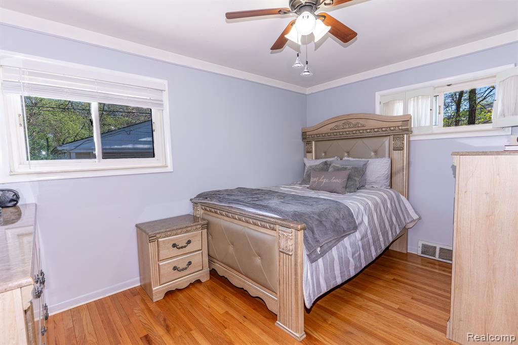 4127 MCKINLEY Street, Dearborn Heights, MI 48125 — Photo 6