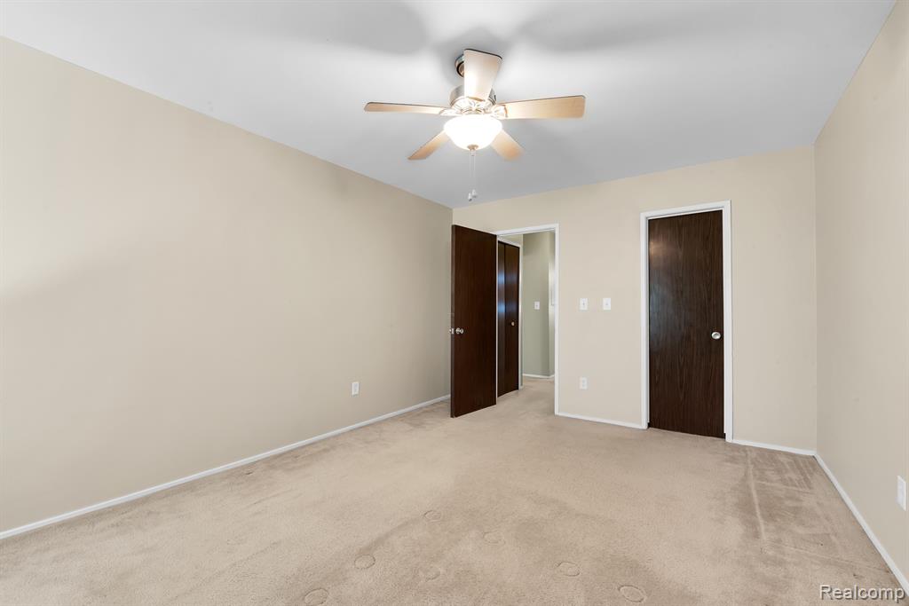 32050 GRAND RIVER Avenue NW, 57, Farmington, MI 48336 — Photo 9