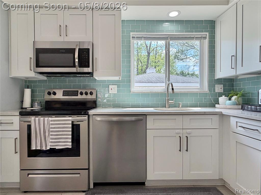 1274 Fontaine Avenue, Madison Heights, MI 48071 — Photo 9