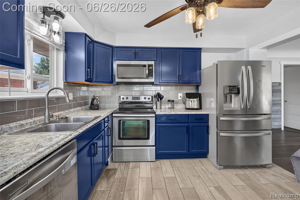 7660 Louise Court, Westland, MI — Photo 10