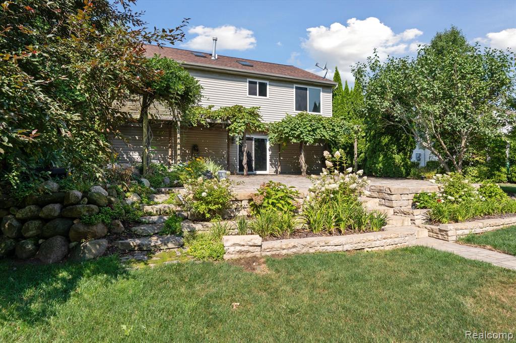 480 Andover Woods Drive, Fenton, MI 48430 — Photo 41