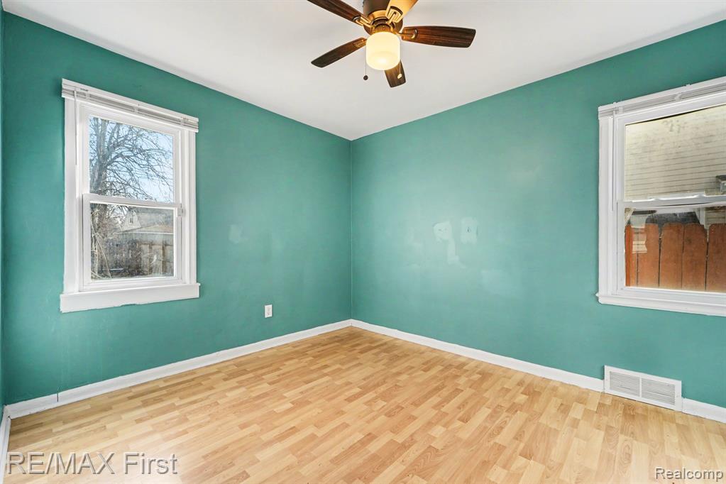 24310 Kipling Street, Oak Park, MI 48237 — Photo 8