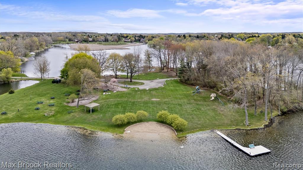 398 Shrewsbury Drive, Clarkston, MI 48348 — Photo 94