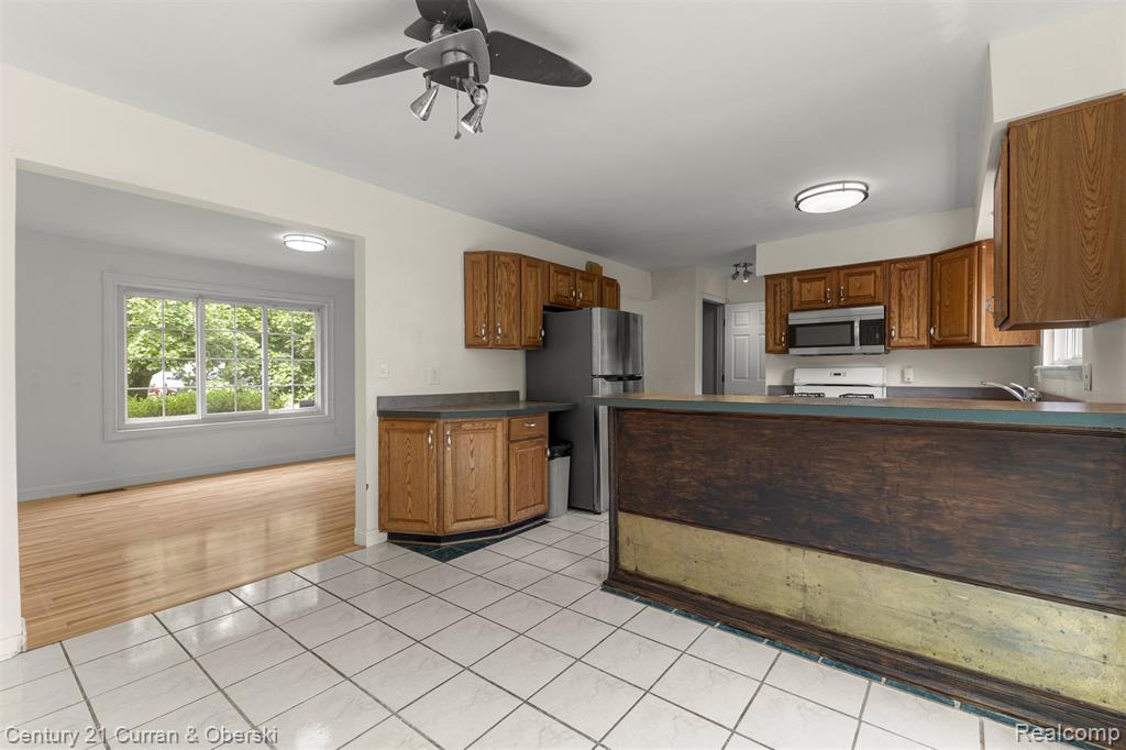 9032 Arlington Drive, Ypsilanti, MI 48198 — Photo 10