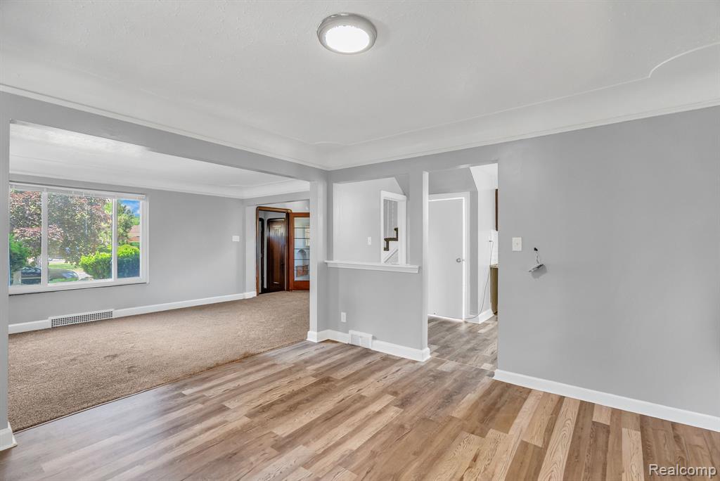 8262 E Outer Drive, Detroit, MI 48213 — Photo 11