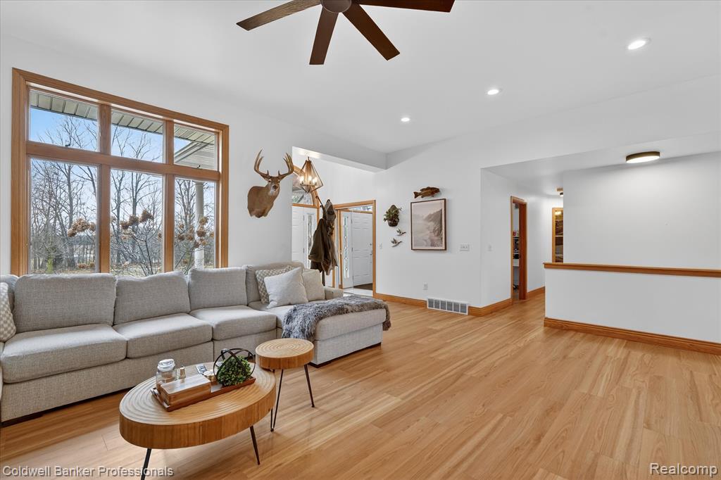 10310 Sharp Road, Swartz Creek, MI 48473 — Photo 5