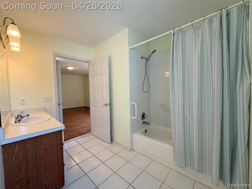7192 Hawthorne Circle, Goodrich Vlg, MI — Photo 22