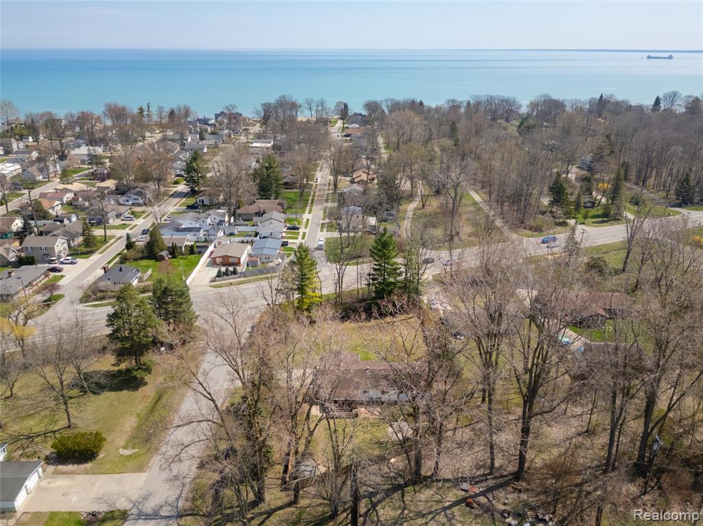 5837 Lakeshore Road, Fort Gratiot, MI 48059 — Photo 40