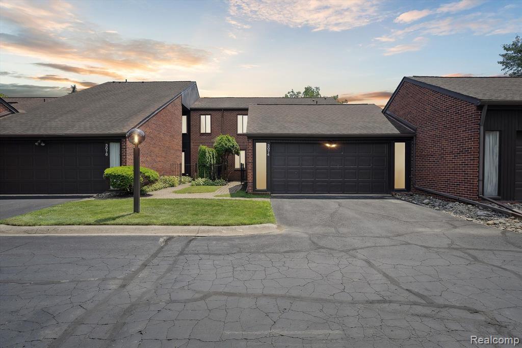 3074 LINDENWOOD Drive, Dearborn, MI 48120 — Photo 25