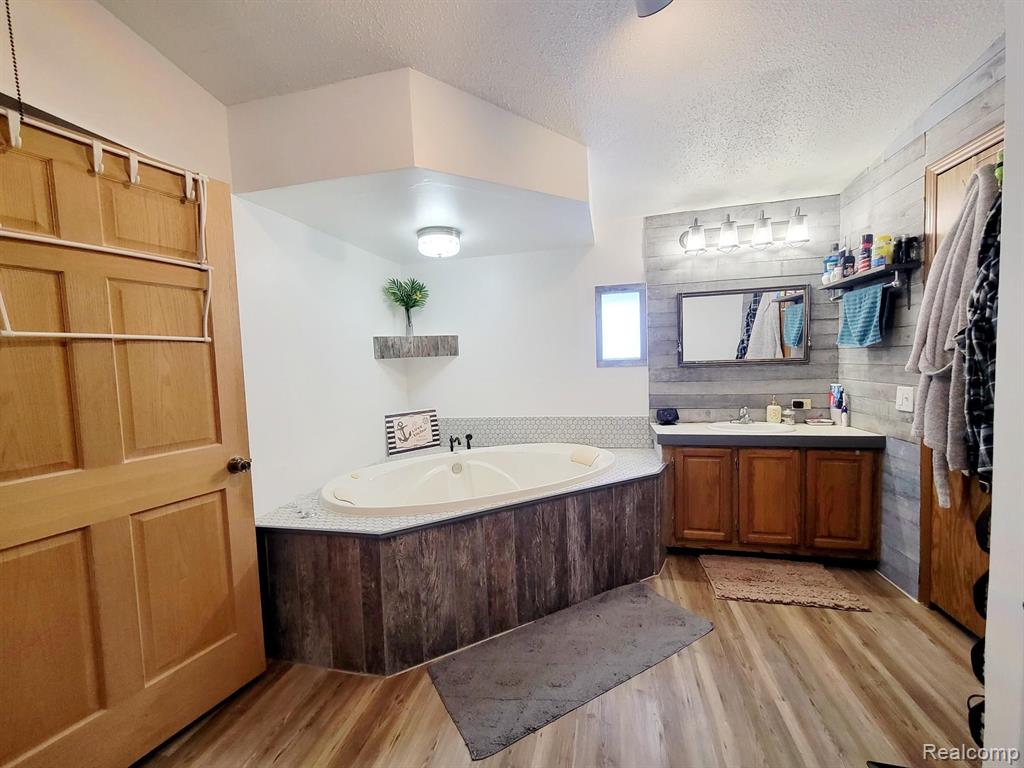 11616 Heron Bay Drive, Fenton, MI 48430 — Photo 11