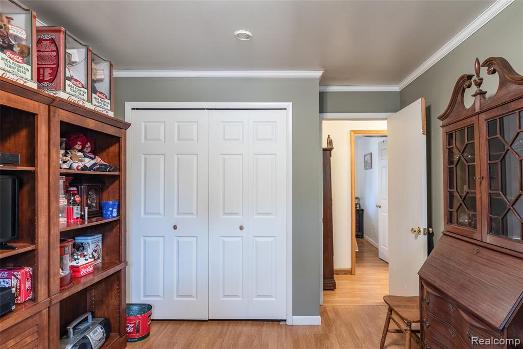 4245 Bunker Avenue, West Bloomfield, MI 48323 — Photo 16