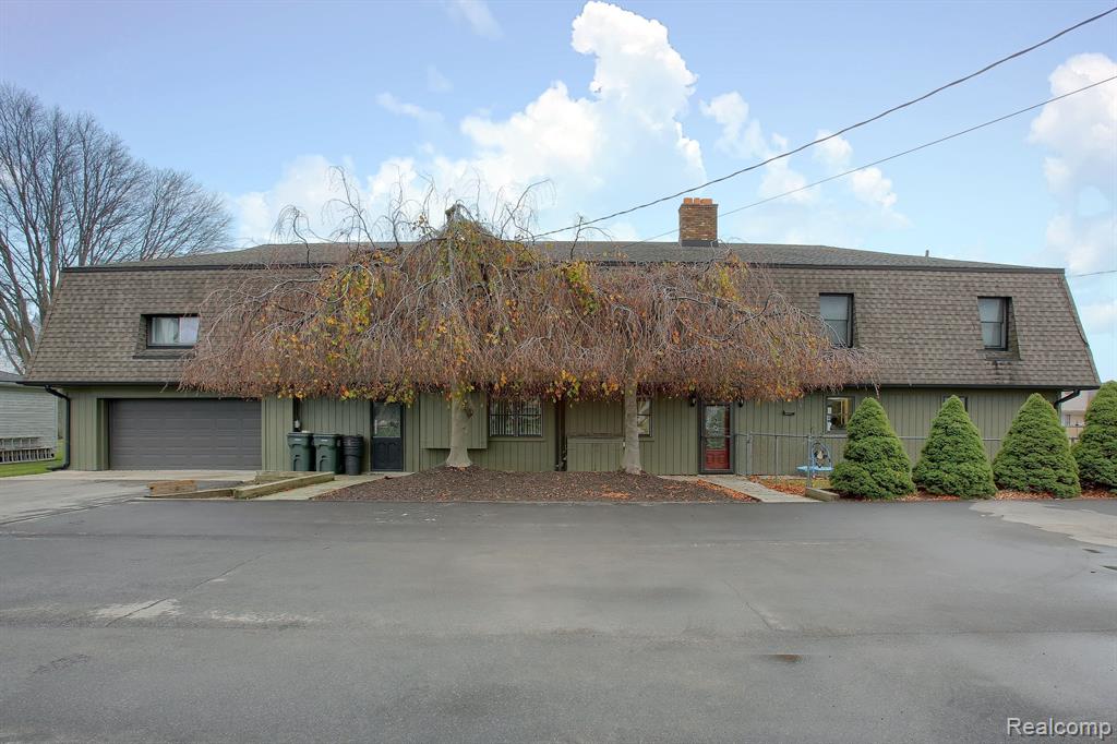 46070 EDGEWATER Drive, Chesterfield, MI, 48047