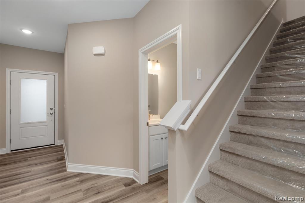 811 Balmoral Ln, Troy, MI 48085 — Photo 11