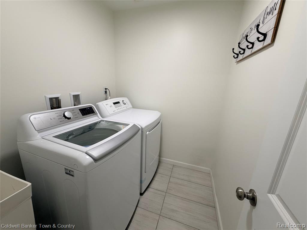 5881 Woodruff View Drive, Brighton, MI 48116 — Photo 17