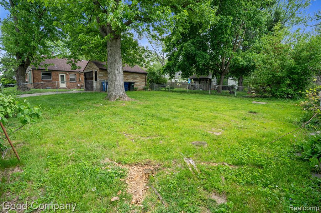 312 Dover Road, Waterford, MI 48328 — Photo 21