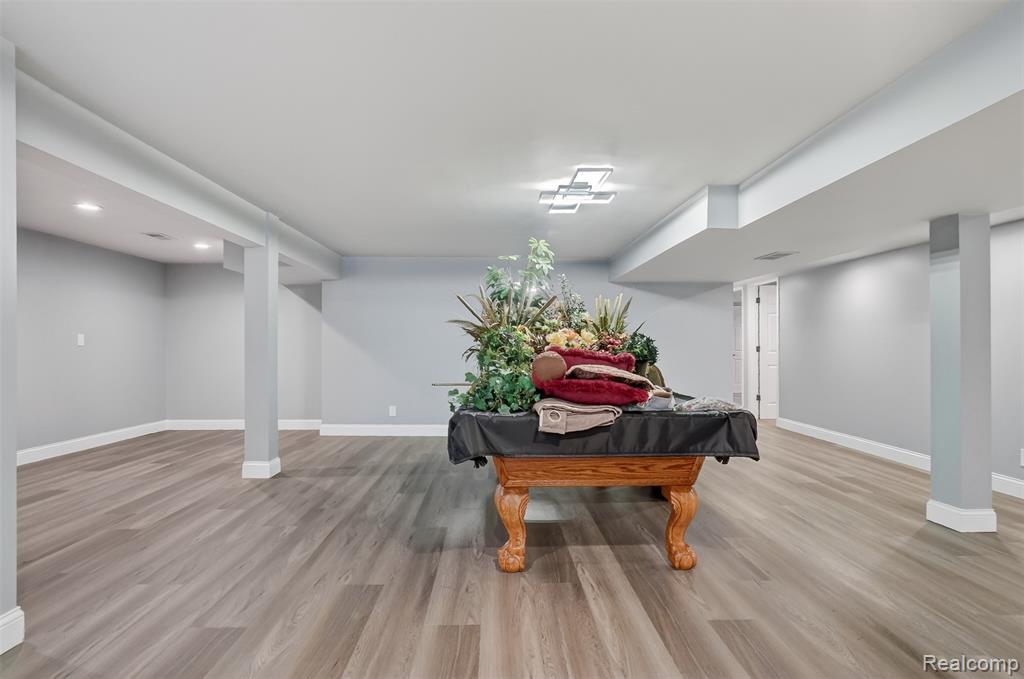92 Kirksway Lane, Lake Orion, MI 48362 — Photo 32