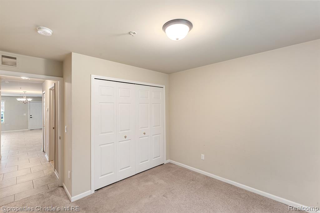 8437 Williamstown Drive, Shelby Twp, MI 48316 — Photo 13