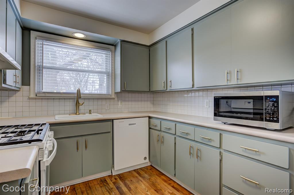 903 ROYAL Avenue, Royal Oak, MI 48073 — Photo 10