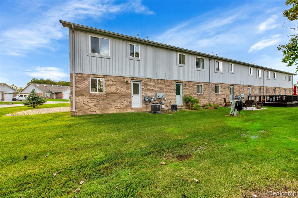 23268 STOFLET Lane, Trenton, MI 48183 — Photo 21
