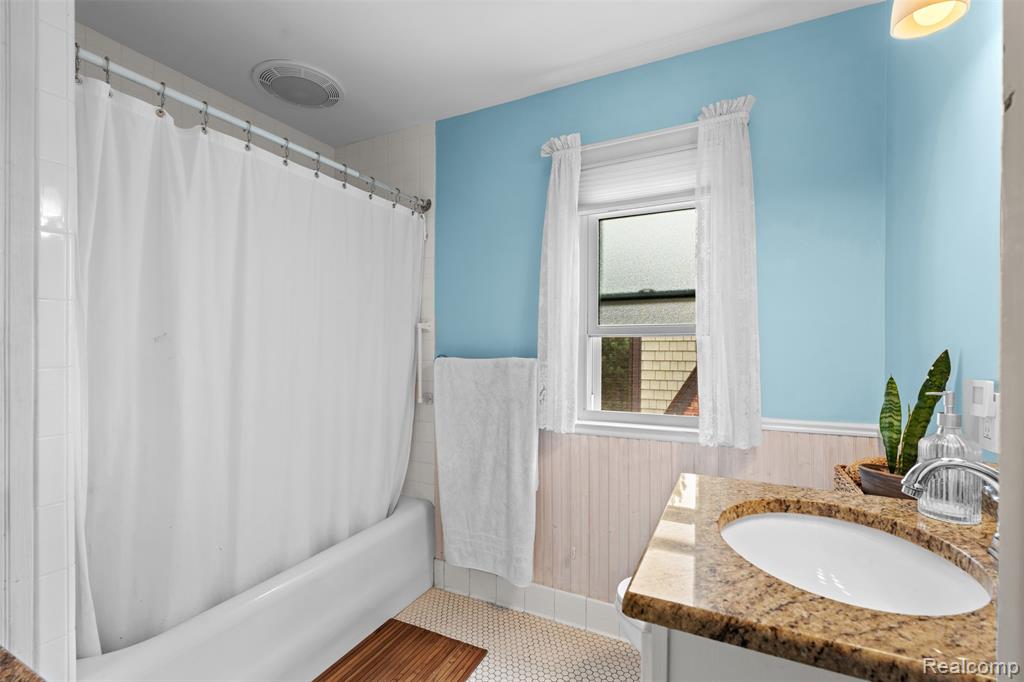 414 Cloverly Road, Grosse Pointe Farms, MI 48236 — Photo 44