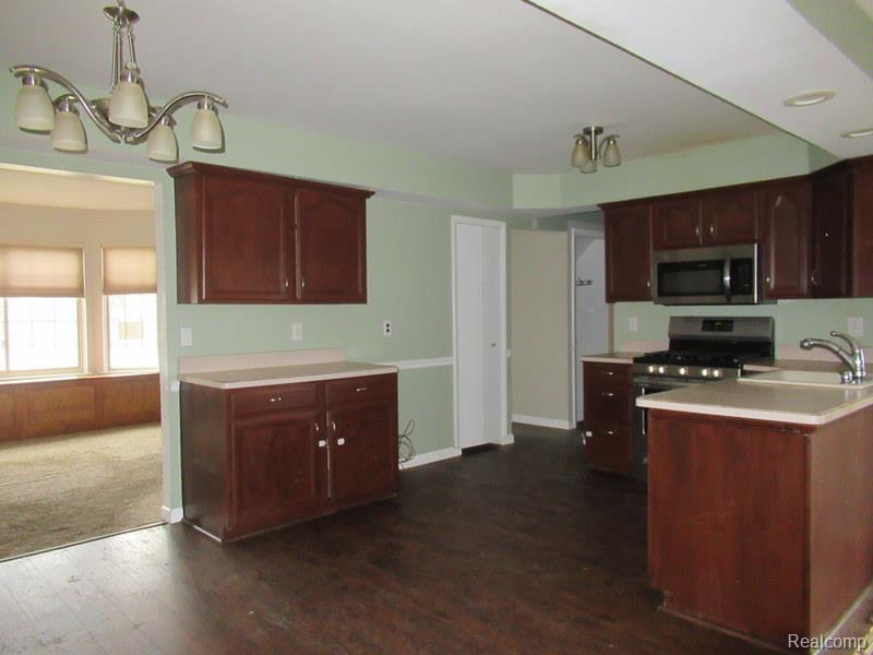 43120 Chaucer Drive, Sterling Heights, MI 48313 — Photo 3