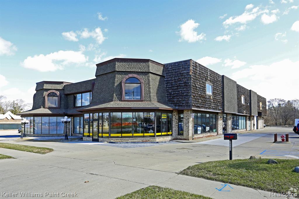 49550 Van Dyke (A) Avenue, Shelby Twp, MI 48317 — front exterior