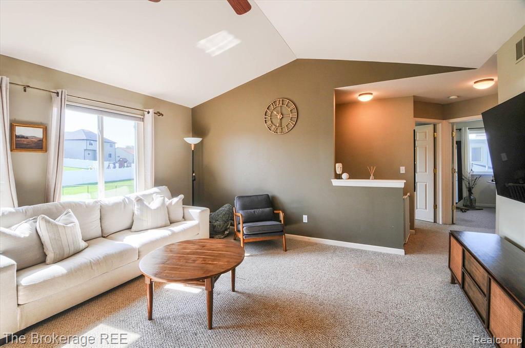 8089 PENINSULA Circle, Grand Blanc, MI 48439 — Photo 11