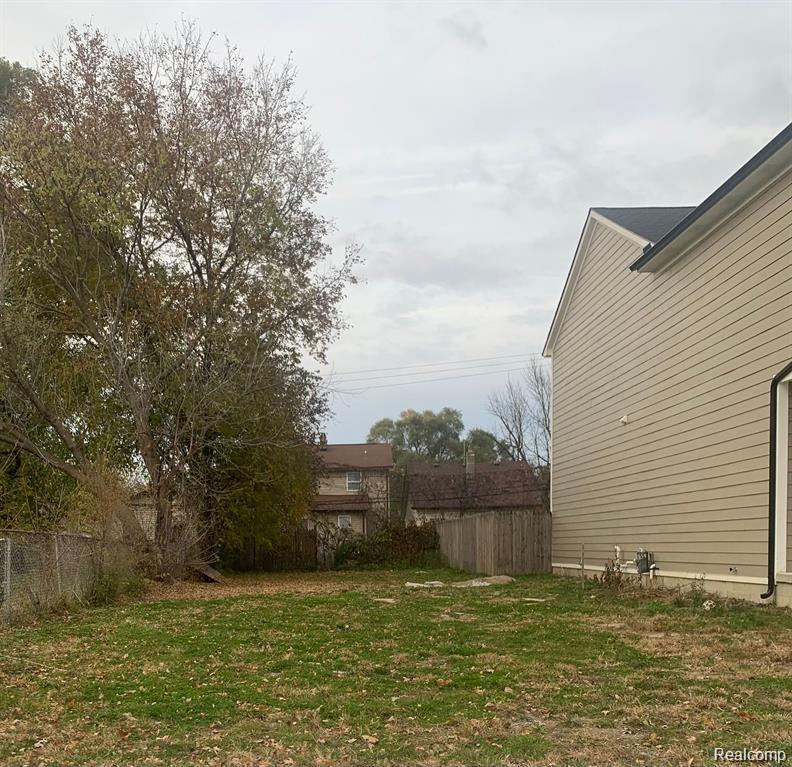 116 W George Avenue, Hazel Park, MI 48030