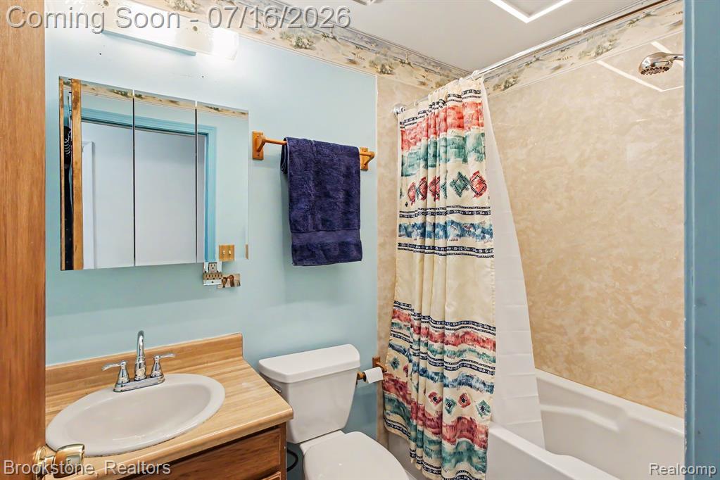 4555 Lonsberry Road, Columbiaville, MI 48421 — Photo 16